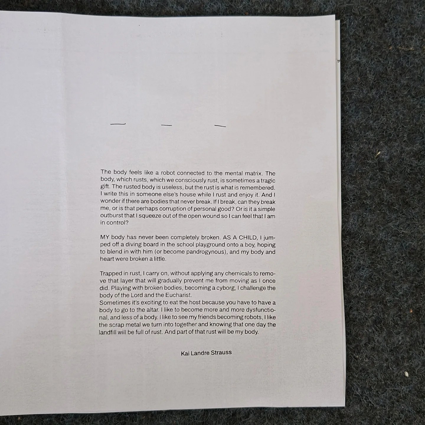 The Death of a Cosmic Ray — Anthology of Death Poems, Galerie Podchod, 2025. Dan Aparicio: Curadoria de textos (imatge 3)